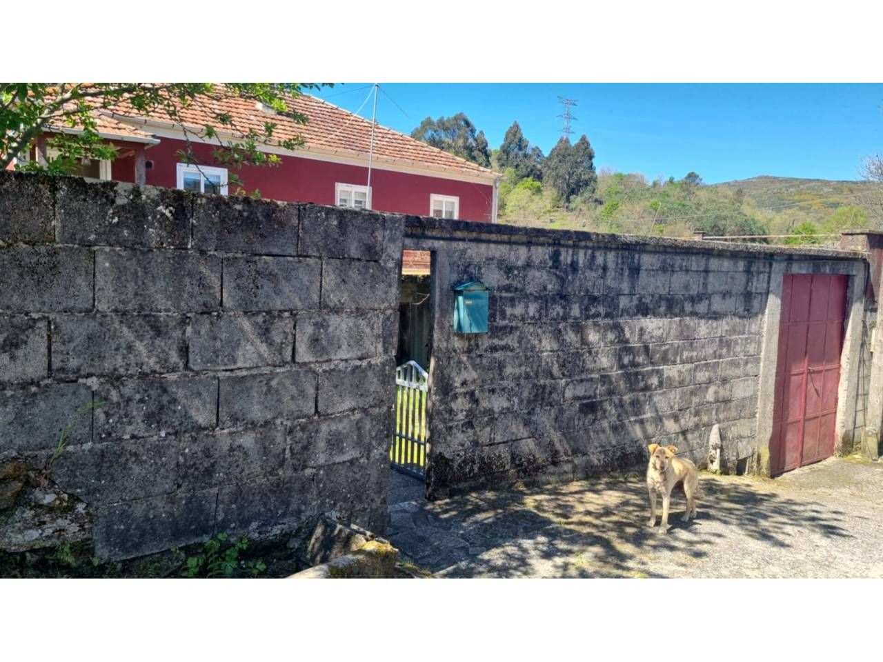 Vista exterior de Casa o xalet en venda en Entrimo amb Terrassa