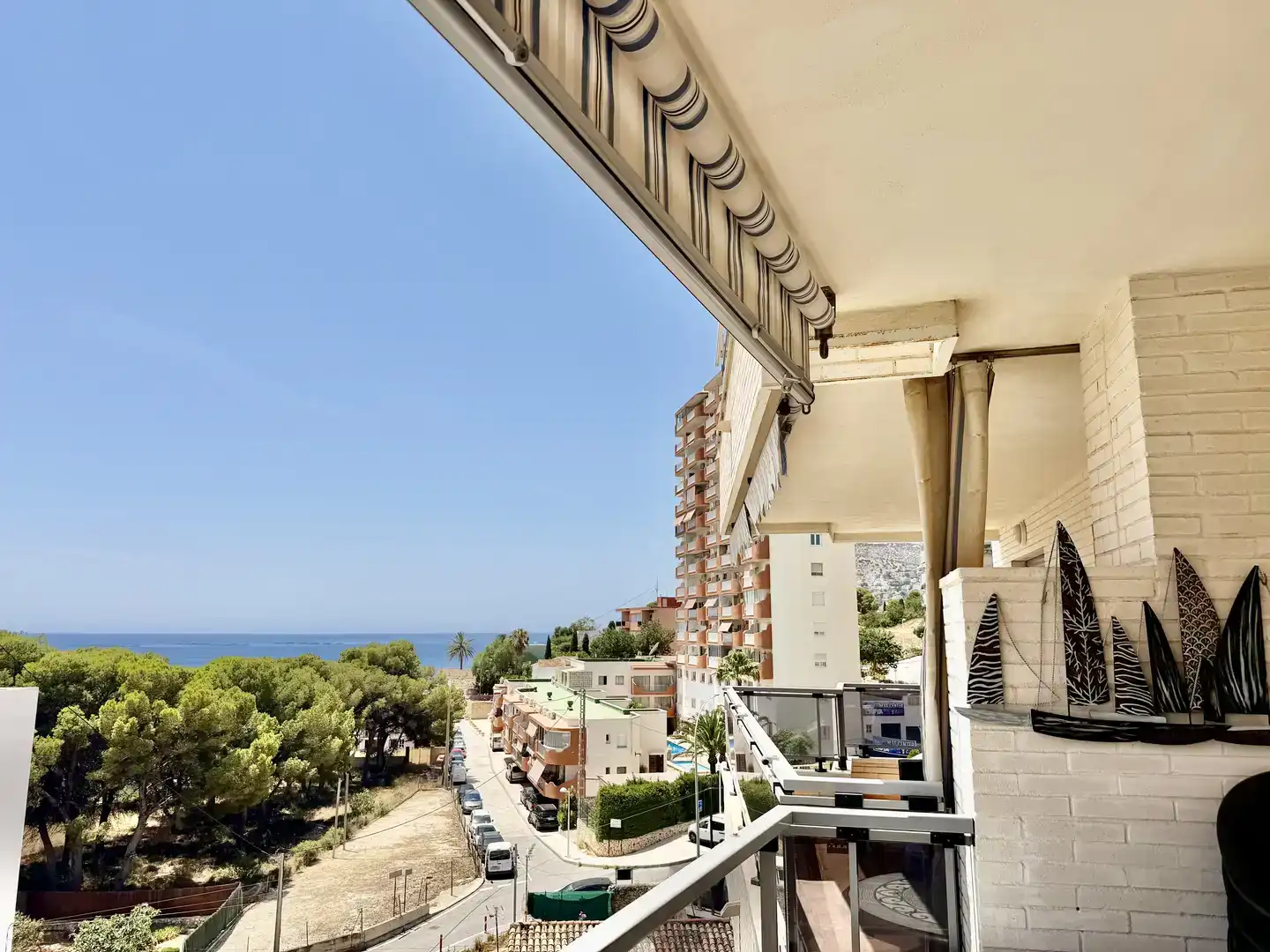 Außenansicht von Wohnung zur Miete in Calpe / Calp mit Klimaanlage, Privatgarten und Abstellraum