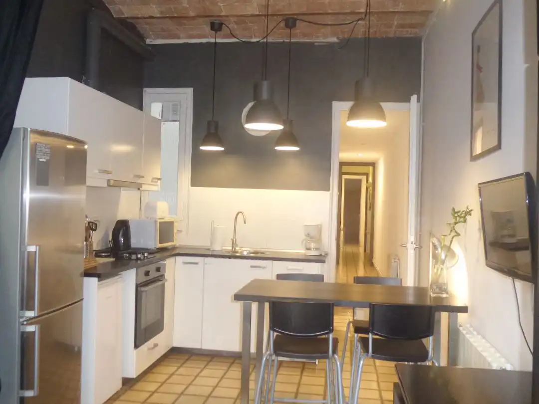 Cocina de Piso de alquiler en Barcelona con Calefacción, Amueblado y Horno