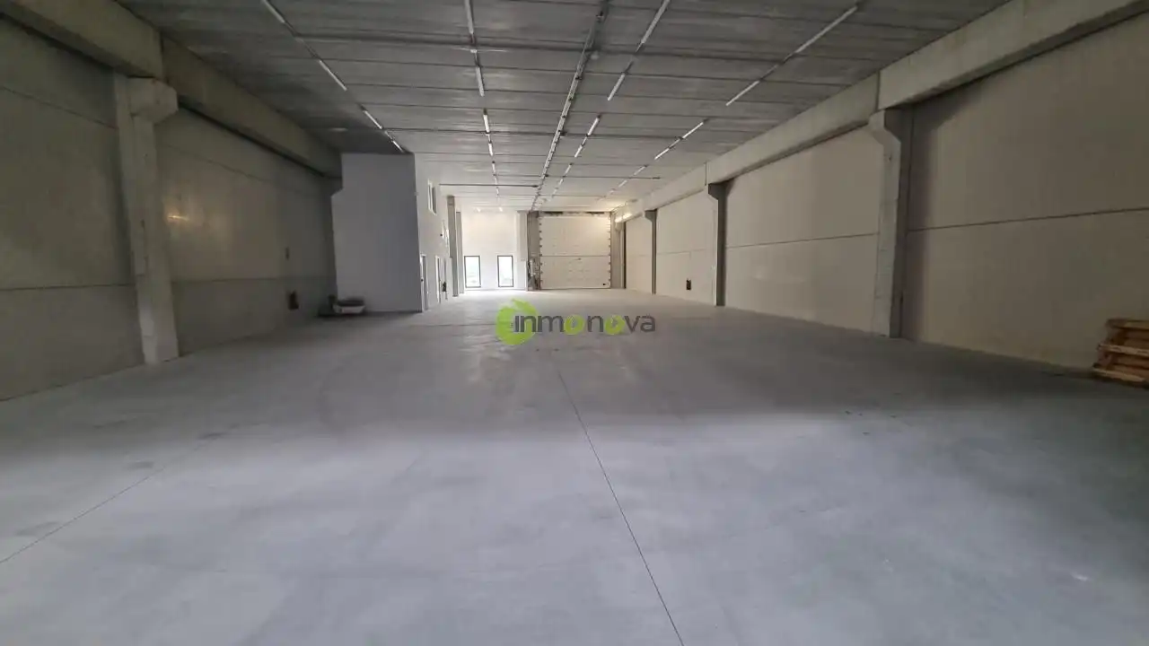 Nave industrial en alquiler en Mos