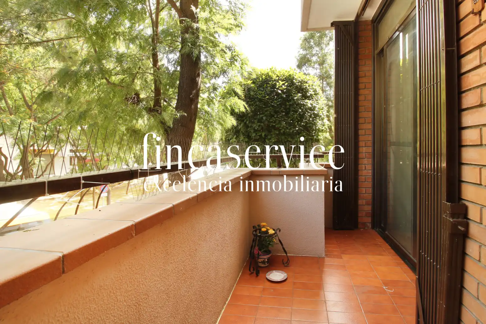 Vista exterior de Piso en venta en Sant Boi de Llobregat con Aire acondicionado, Calefacción y Amueblado