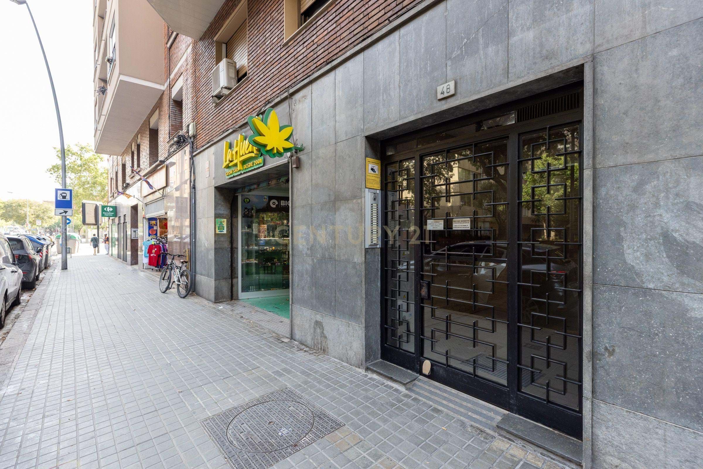 Exterior view of Flat for sale in L'Hospitalet de Llobregat