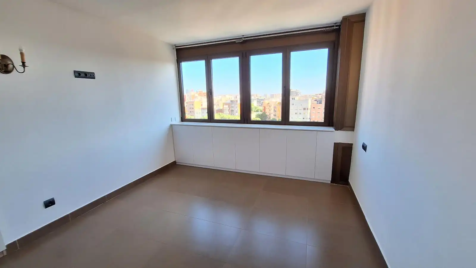Schlafzimmer von Wohnung zur Miete in L'Hospitalet de Llobregat mit Klimaanlage und Heizung