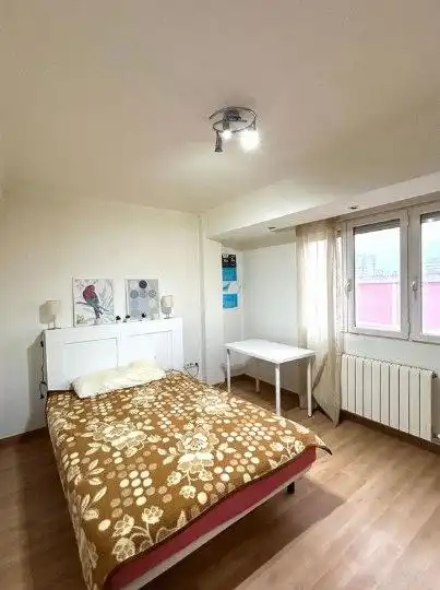 Habitación de Piso en venta en Zaragoza con Amueblado y Balcón