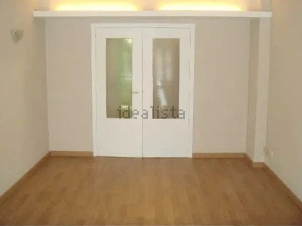 Flat for sale in  Valencia Capital  with Balcony