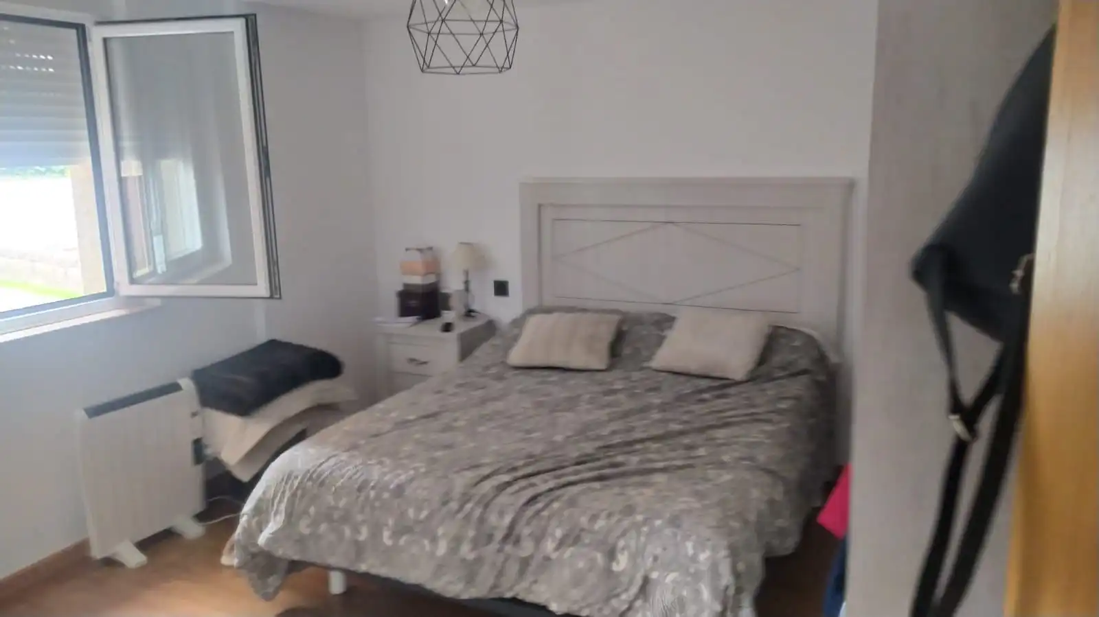 Dormitori de Casa o xalet en venda en Cee amb Calefacció, Parquet i Moblat