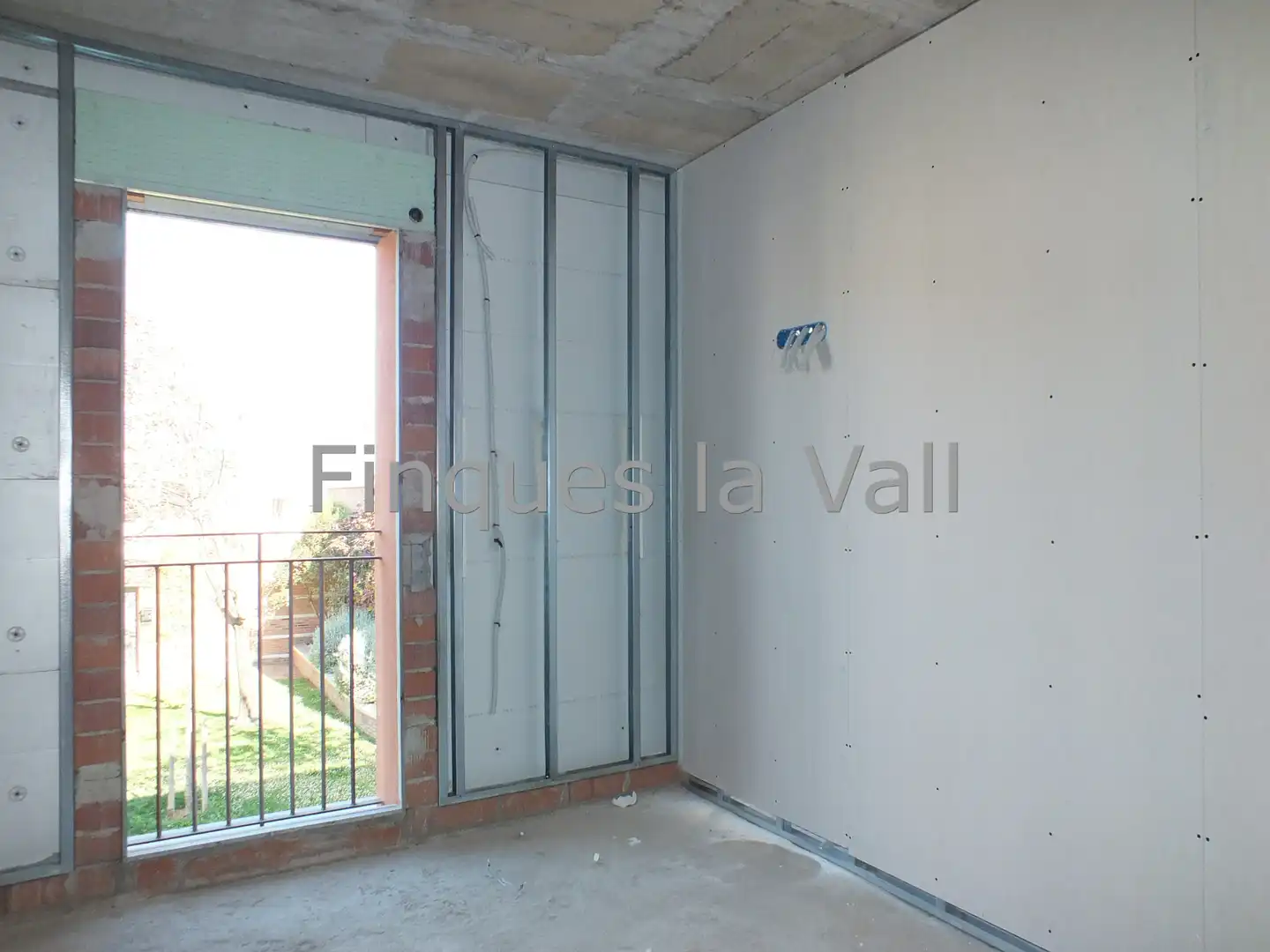 Wohnung zum Verkauf in Roda de Ter mit Heizung, Ofen und Balkon