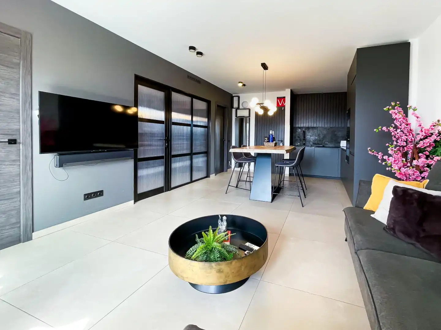 Apartamento con piscina en venta en Avenida Adeje 300 10, imagen 4