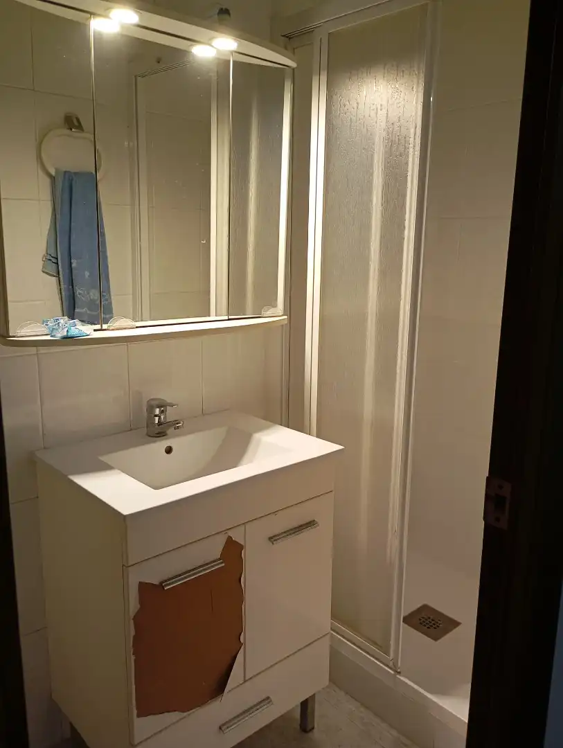 Badezimmer von Wohnung zum Verkauf in Barcelona mit Balkon