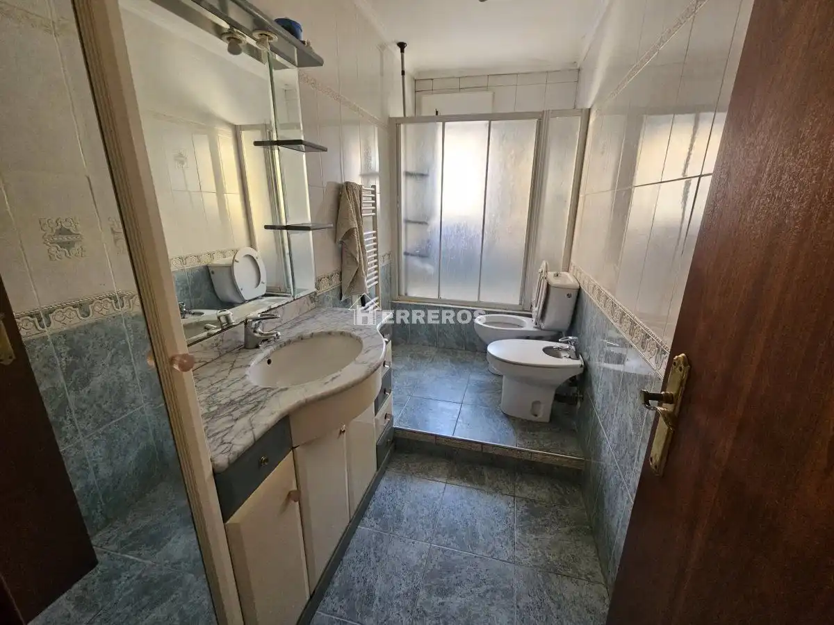 Bedroom of Flat for sale in  Logroño  with Heating, Parquet flooring and Terrace