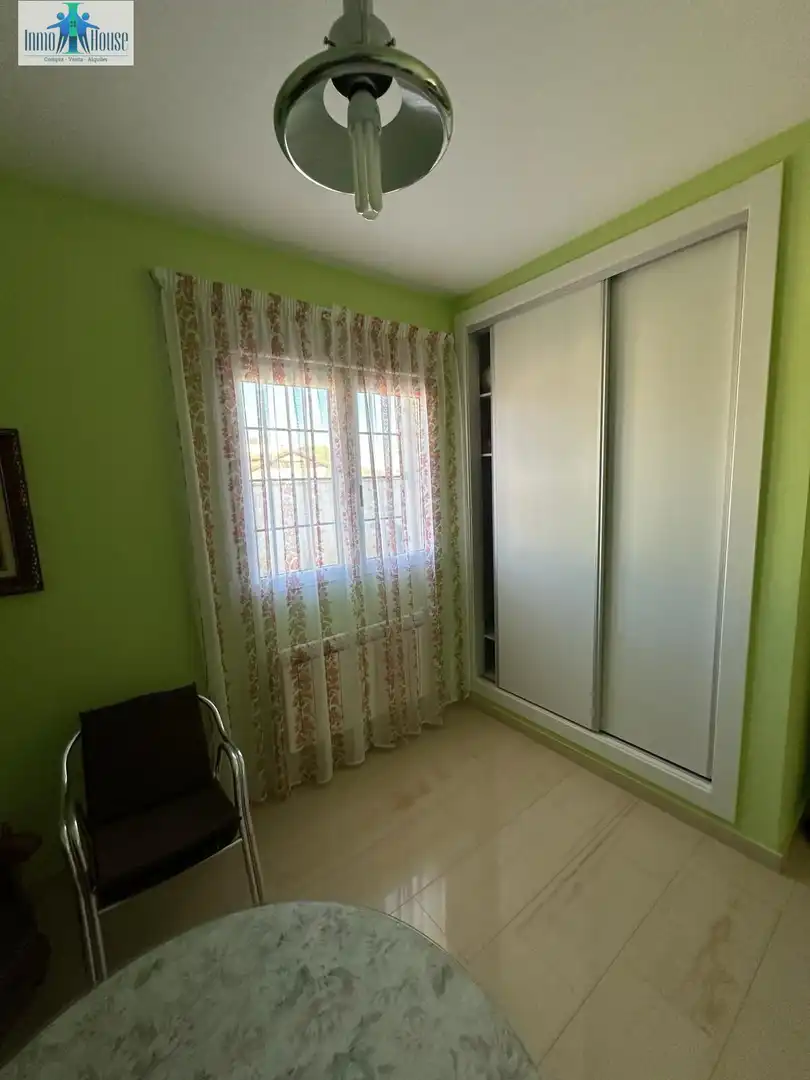 Dormitori de Casa o xalet en venda en Albacete amb Aire condicionat, Jardí privat i Parquet