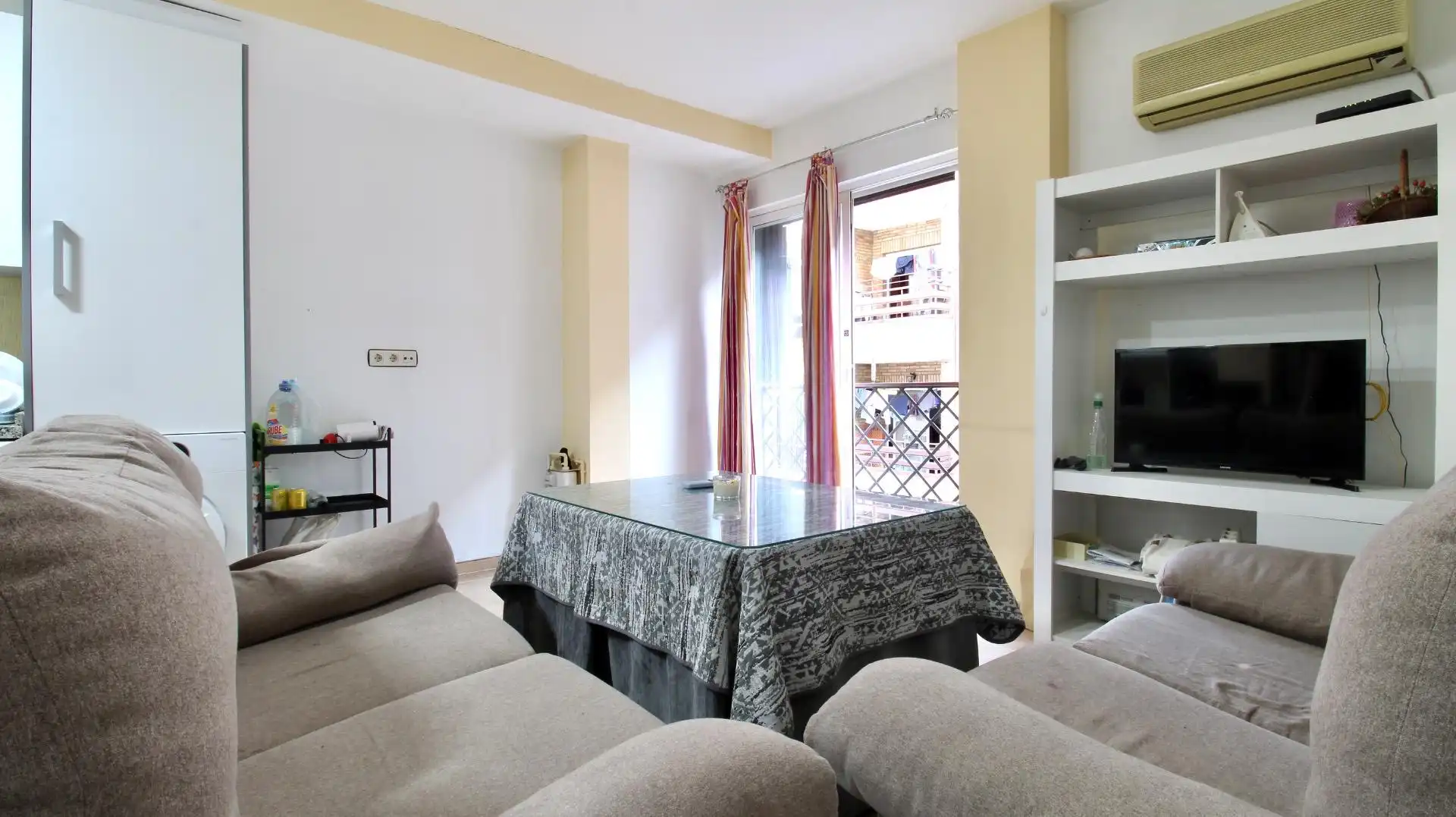 Sala d'estar de Pis en venda en Granada amb Aire condicionat i Calefacció