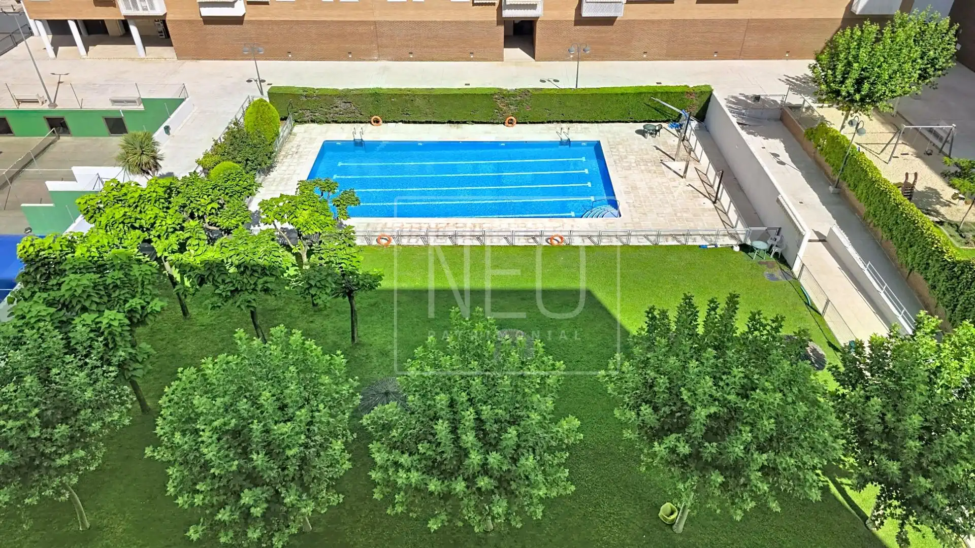 Schwimmbecken von Wohnung zum Verkauf in Alcorcón mit Klimaanlage, Heizung und Privatgarten