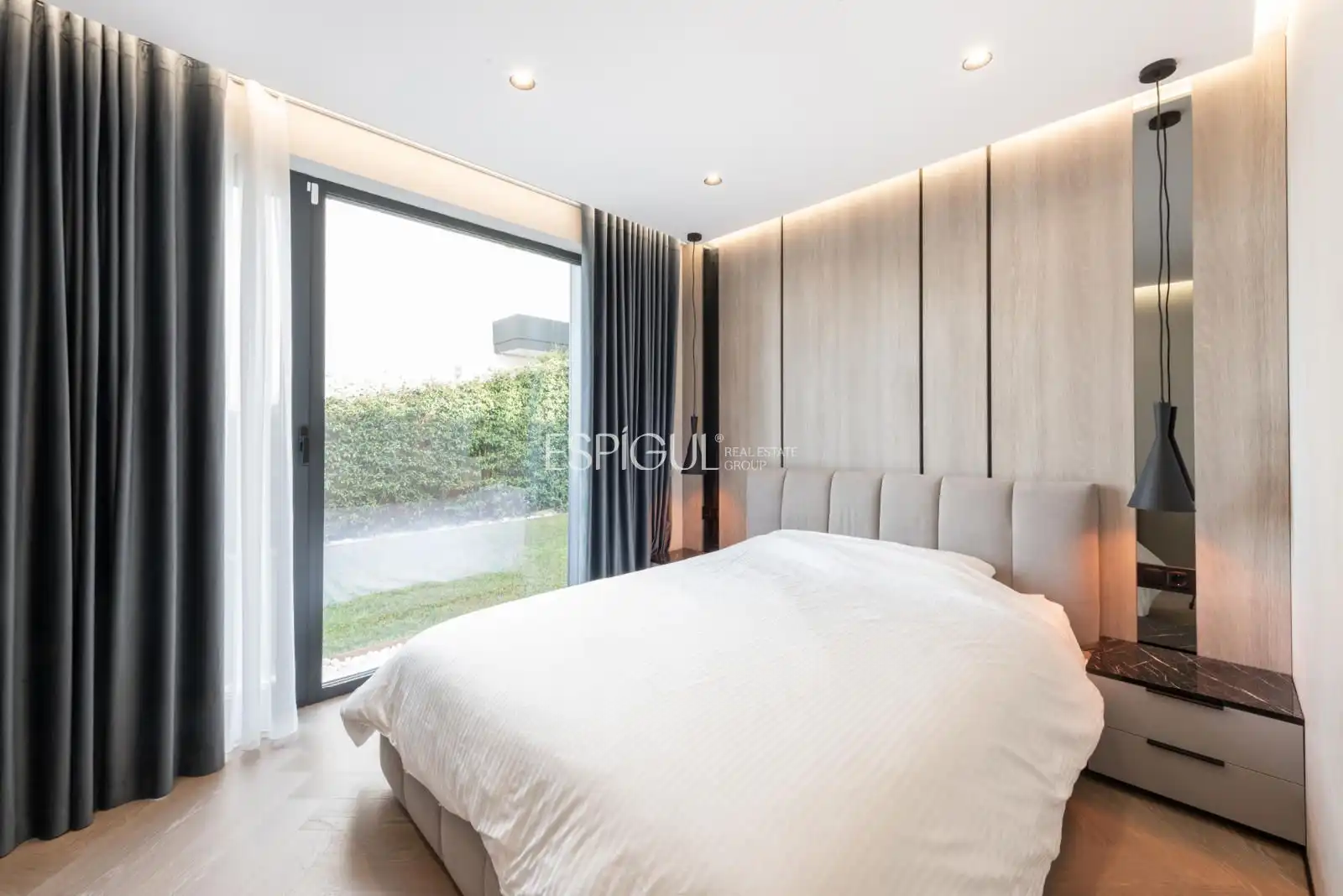 Bedroom of Houses for sale in Castelldefels  with Air Conditioner, Heating and Parquet flooring