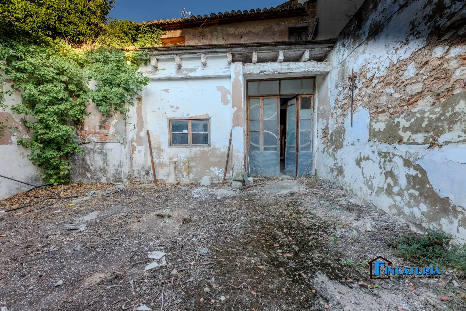 Vista exterior de Casa o xalet en venda en Riba-roja de Túria amb Jardí privat