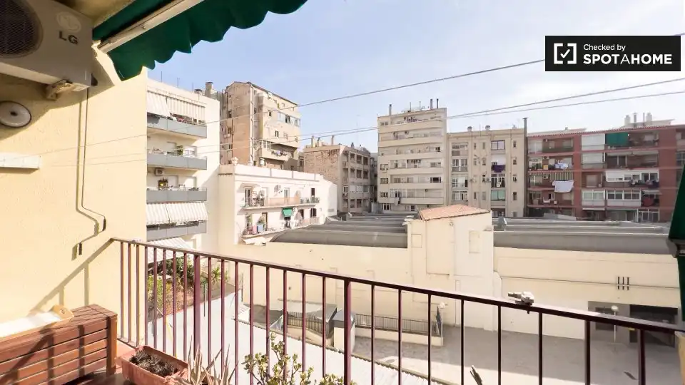 Piso con terraza en alquiler en Sant Martí, imagen 13