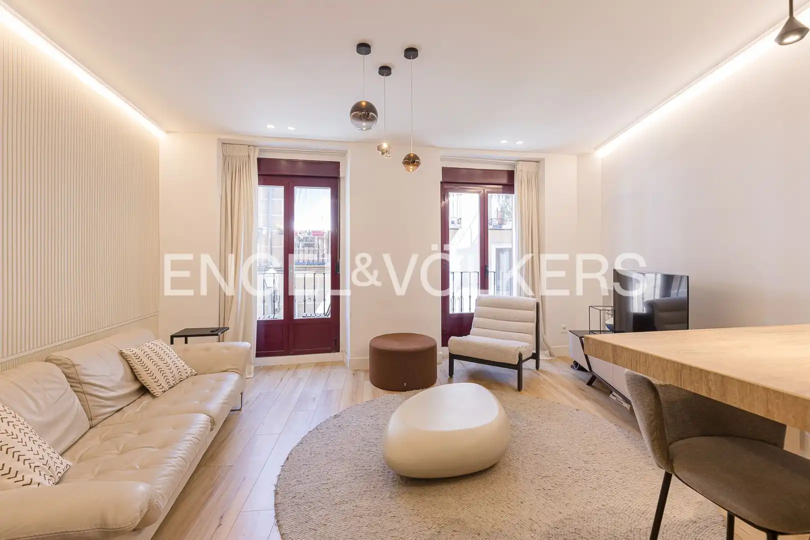 Living room of Flat for rent in Madrid  with Air Conditioner, Heating and Furnished