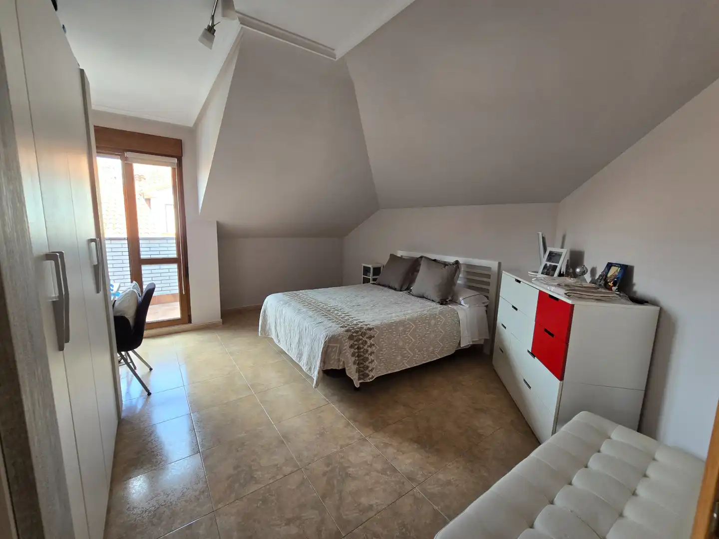Habitación de Ático en venta en Bareyo con Calefacción, Terraza y Amueblado