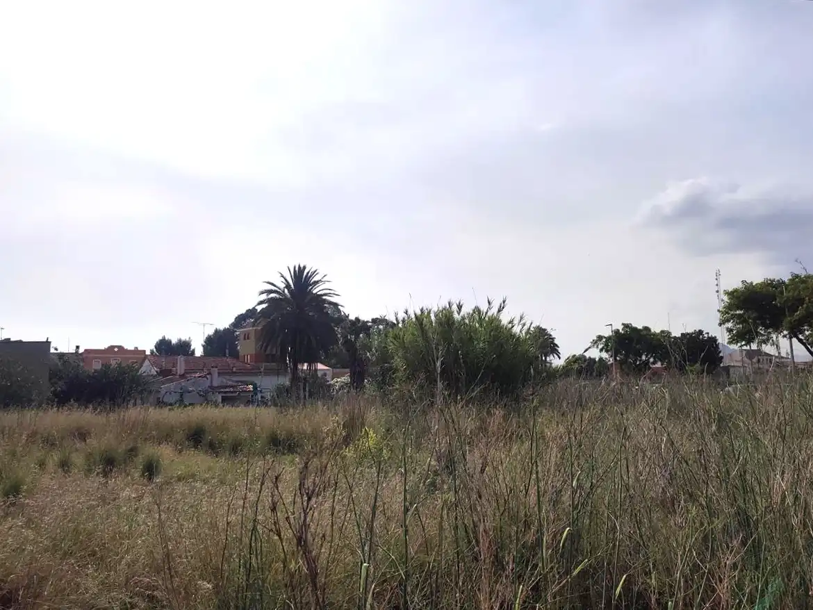 Terreny residencial en venda a Carrer Mestre José Vives 1
