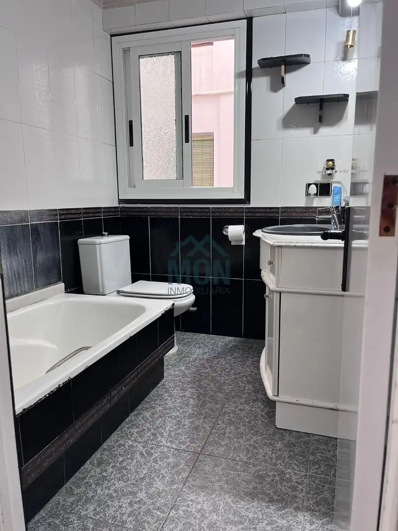 Baño de Piso en venta en Valencia con Horno