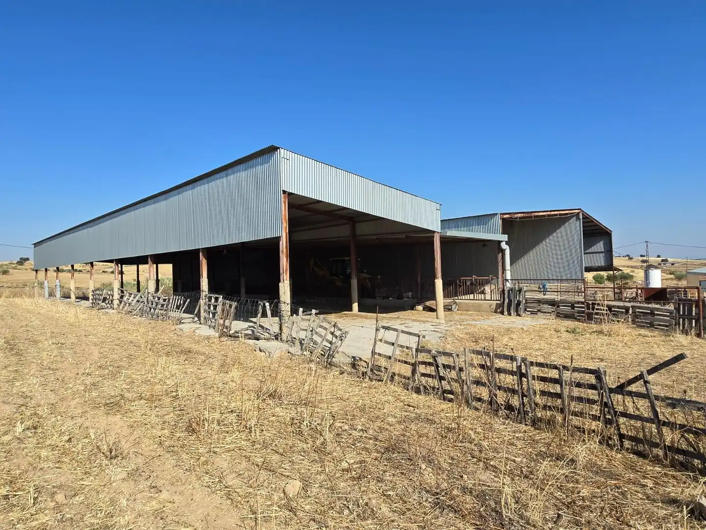 Außenansicht von Country house zum Verkauf in El Guijo mit Abstellraum