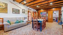 Sala d'estar de Casa o xalet en venda en Riudoms amb Aire condicionat, Jardí privat i Parquet