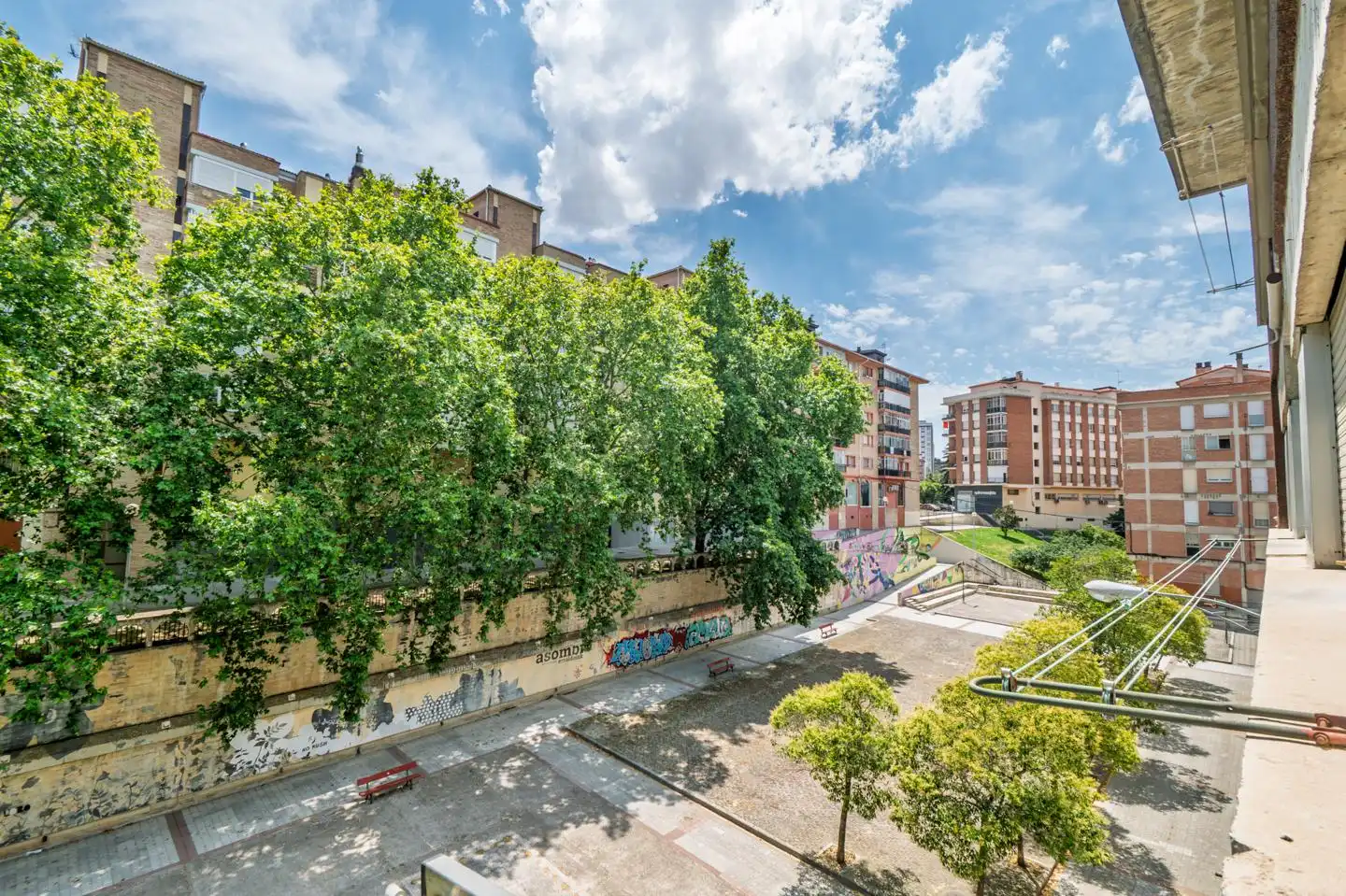 Vista exterior de Pis en venda en  Pamplona / Iruña amb Calefacció, Parquet i Moblat