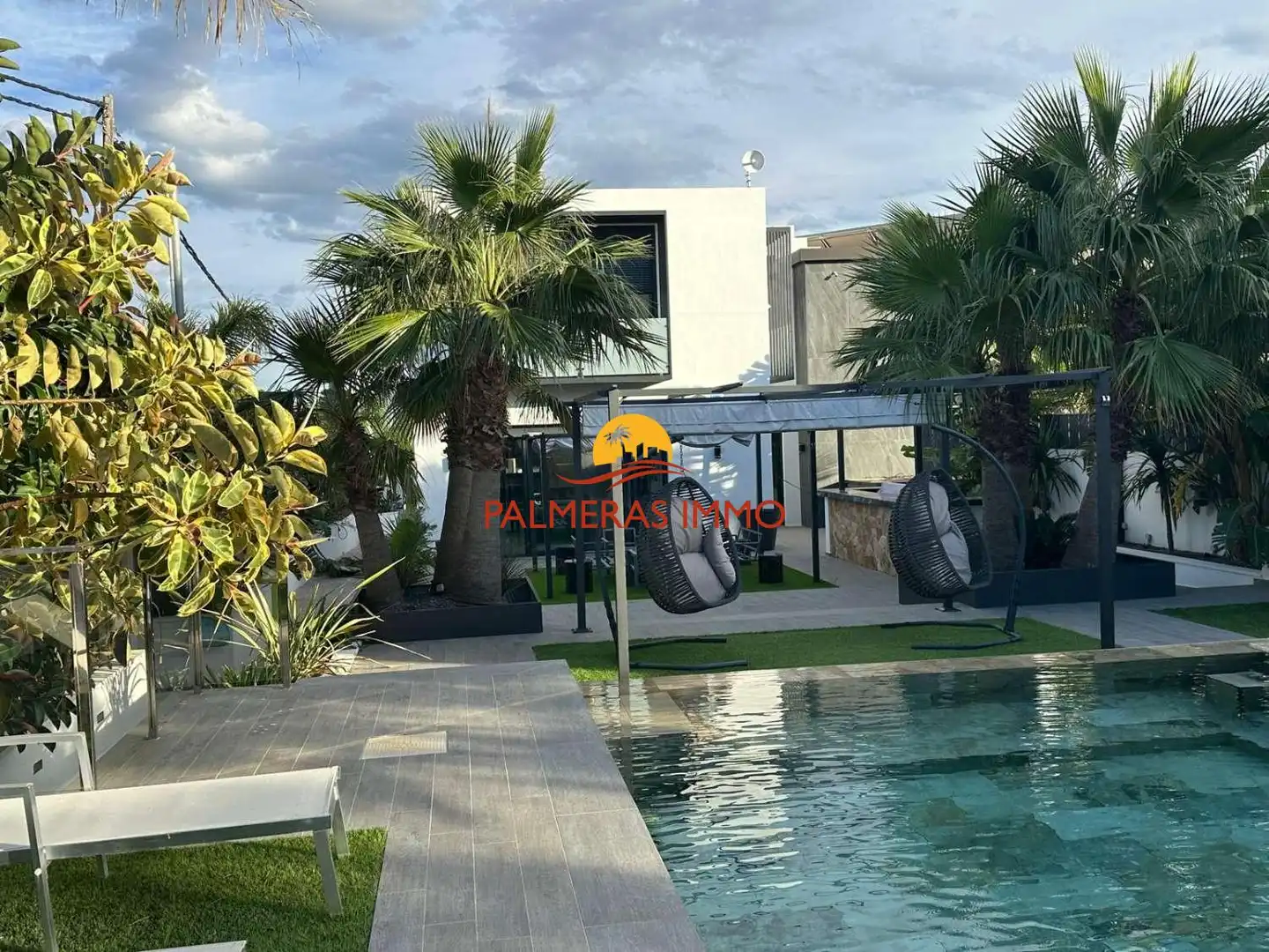 Villa mit Pool zum Verkauf in Les Tres Cales