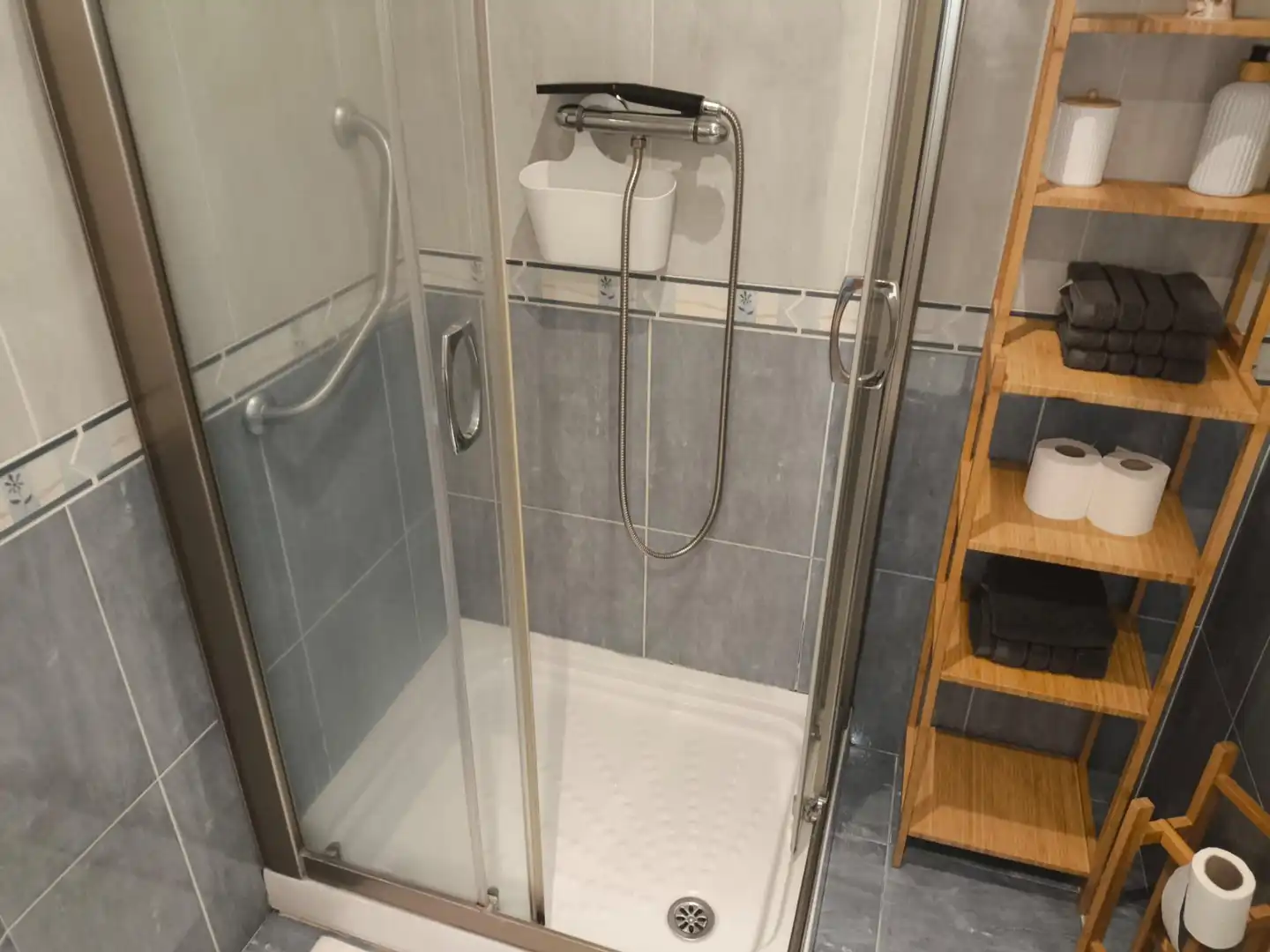 Bathroom of Flat for rent in Arteixo  with Heating, Storage room and Furnished