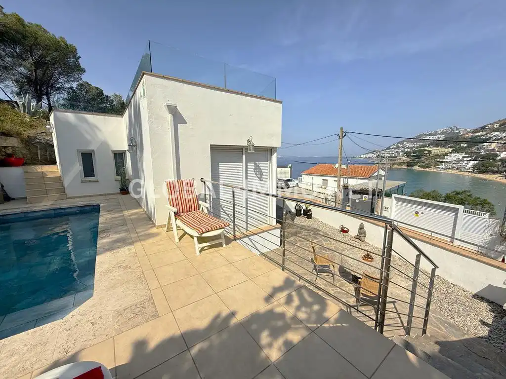 Vista exterior de Casa o xalet en venda en Roses amb Aire condicionat, Calefacció i Terrassa