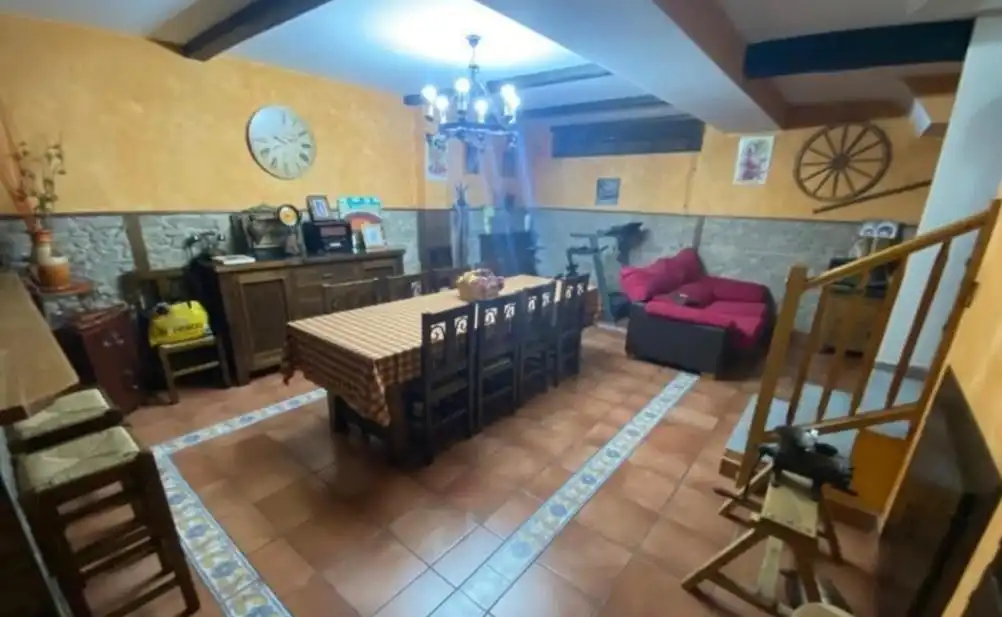 Menjador de Casa adosada en venda en Albacete amb Aire condicionat, Calefacció i Jardí privat