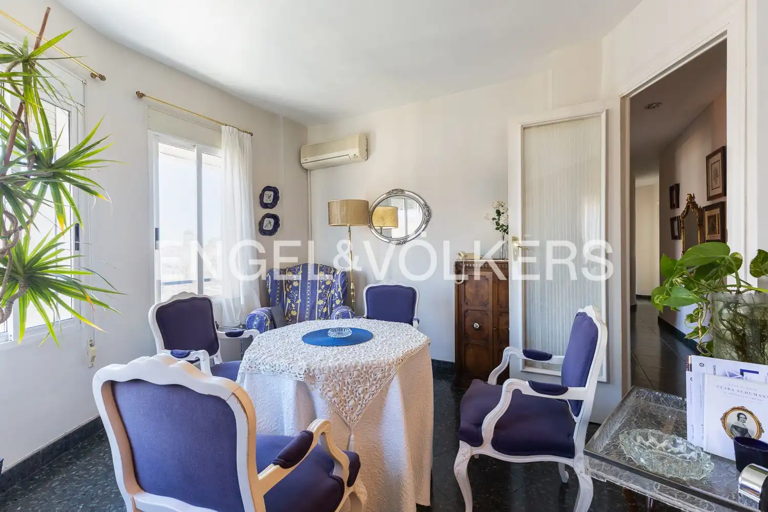 Comedor de Piso en venta en Valencia con Calefacción y Balcón