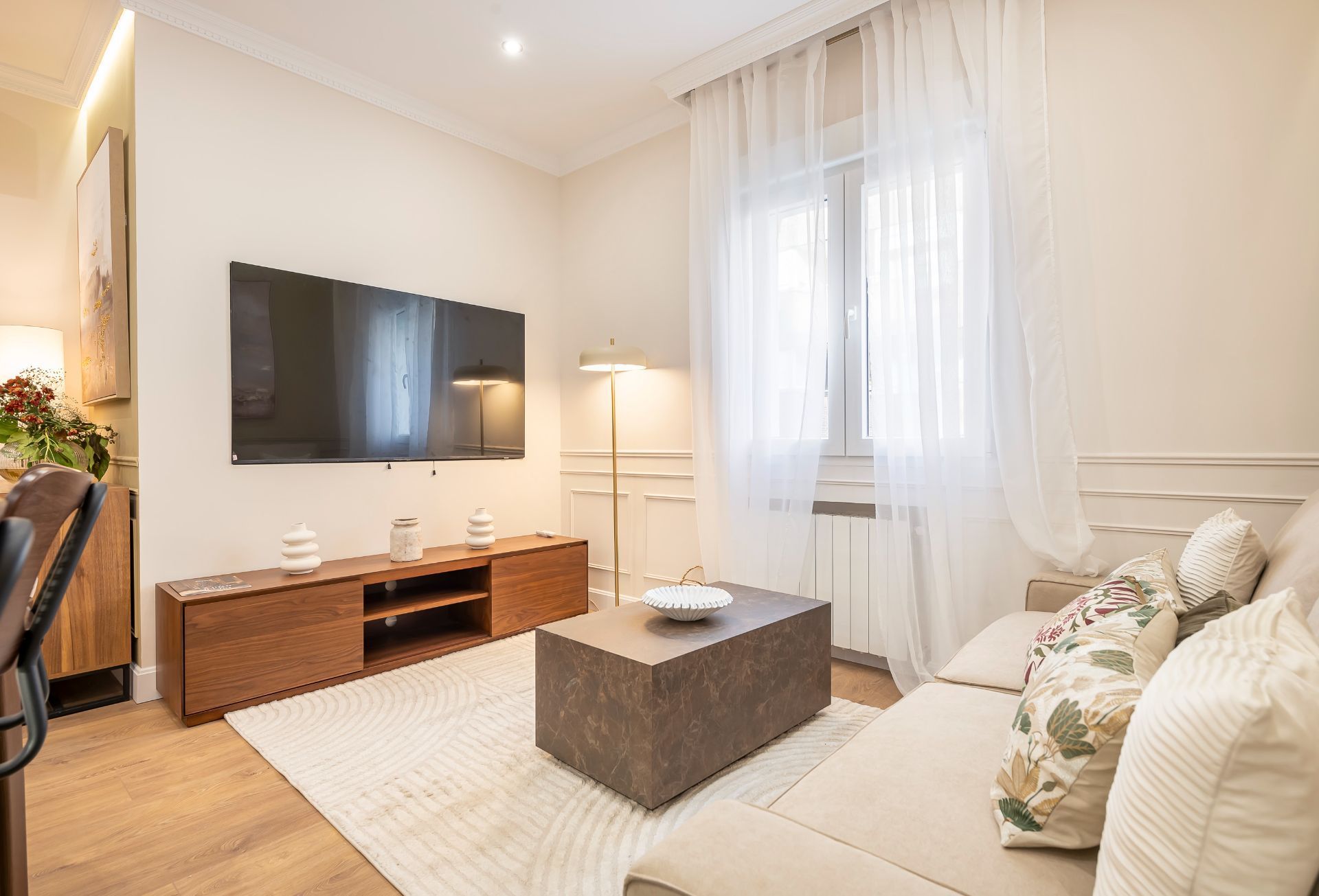 Living room of Flat for sale in  Madrid Capital  with Air Conditioner, Heating and Storage room