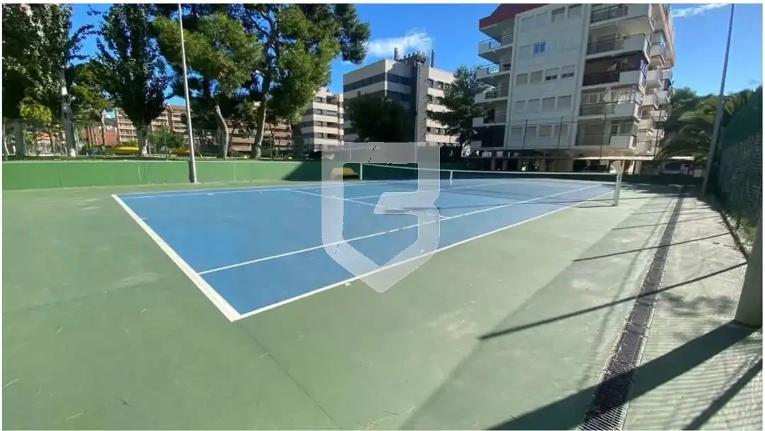 Aparcament de Pis en venda en Benicasim / Benicàssim amb Jardí privat, Terrassa i Piscina