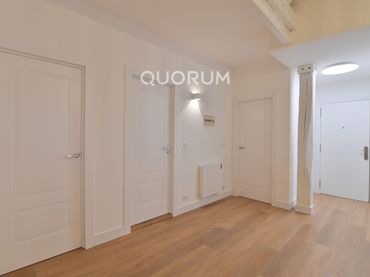 Appartamento con balcone in affitto a Calle Calle General Concha