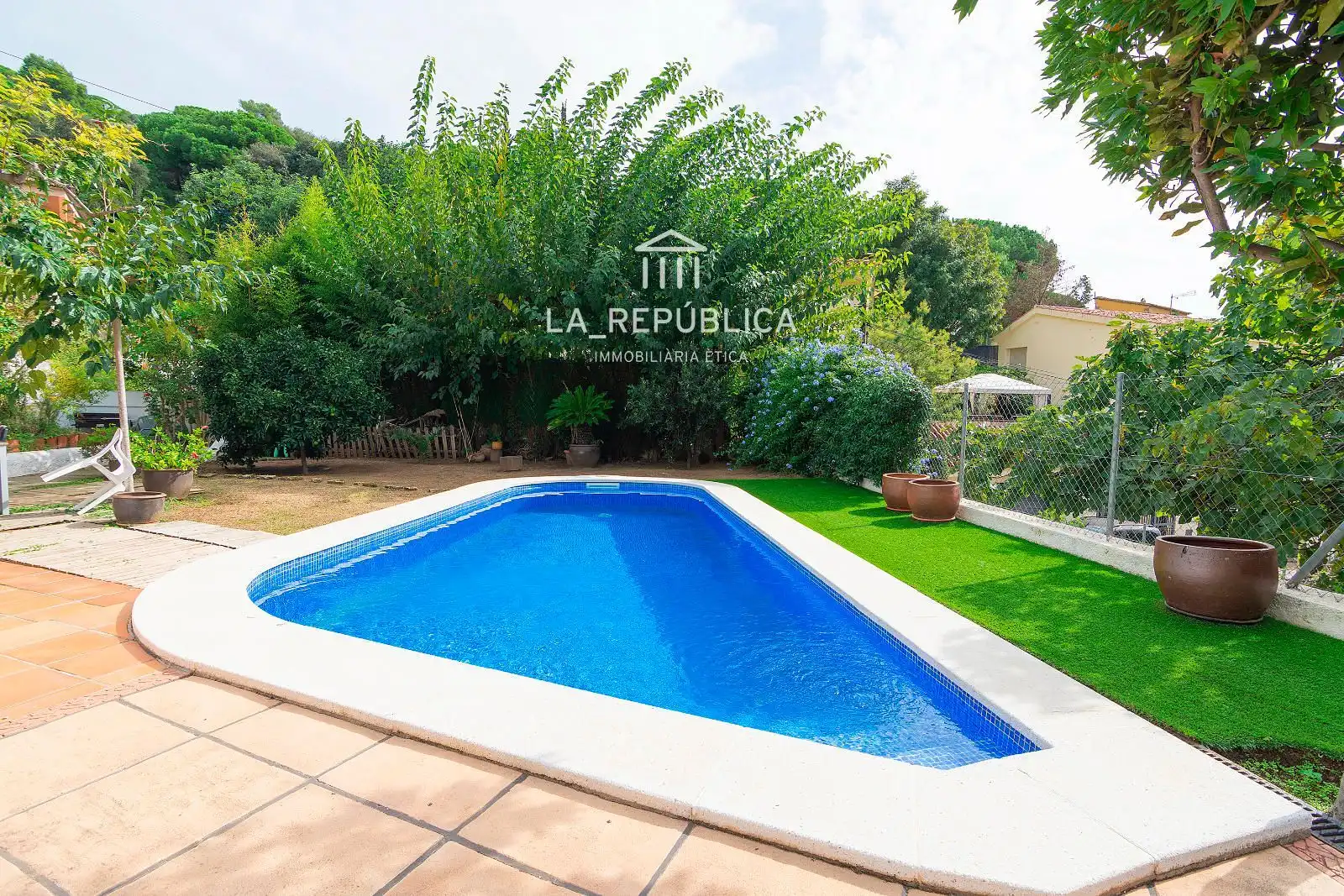 Piscina de Casa o chalet en venta en Cabrera de Mar con Aire acondicionado, Calefacción y Jardín privado