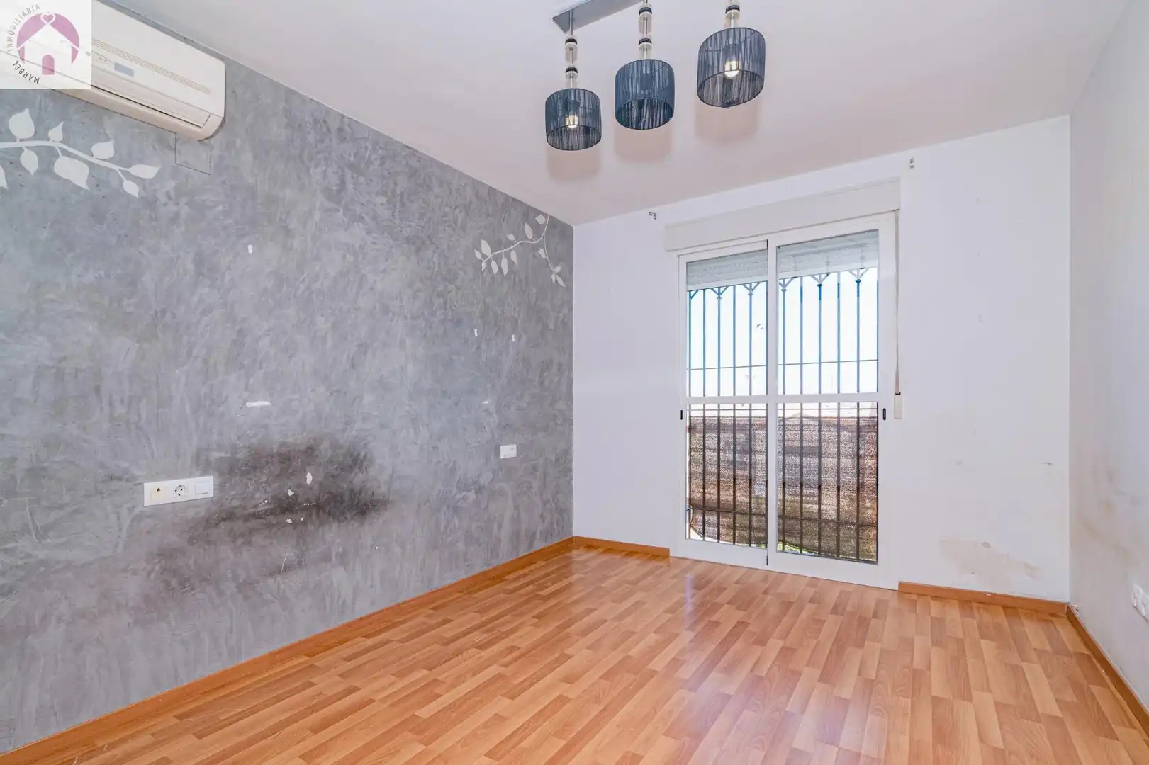 Casa aparellada amb terrassa en venda a Jun, imagen 26