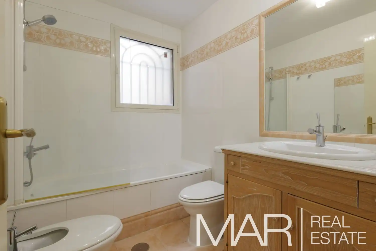 Flat for sale in Calle Nogales, Acacias