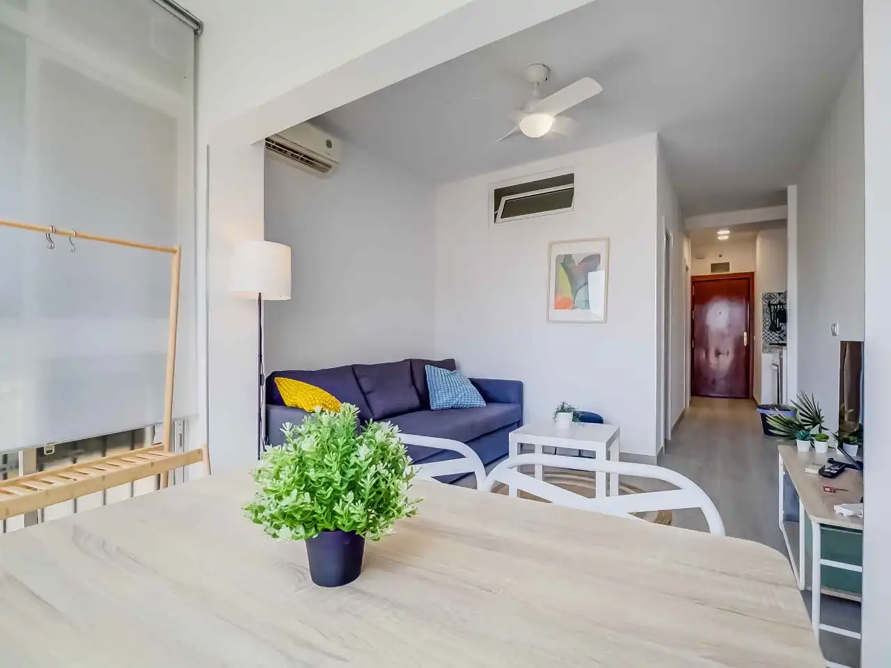 Sala de estar de Piso de alquiler en Torremolinos con Aire acondicionado y Balcón