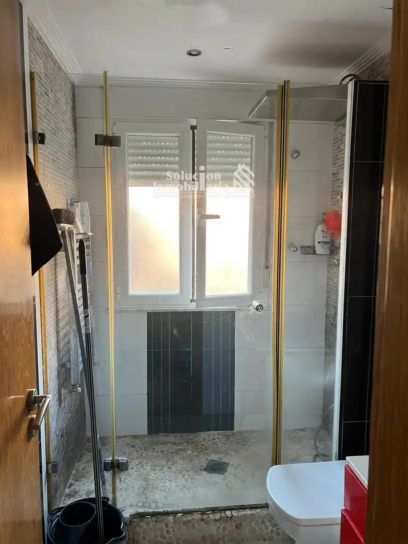 Bany de Apartament en venda en Salamanca amb Calefacció, Terrassa i Moblat