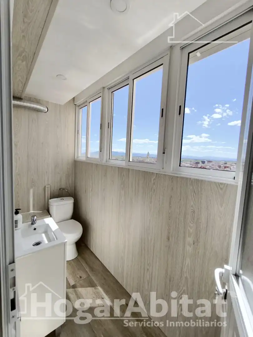 Baño de Piso en venta en Alginet con Terraza