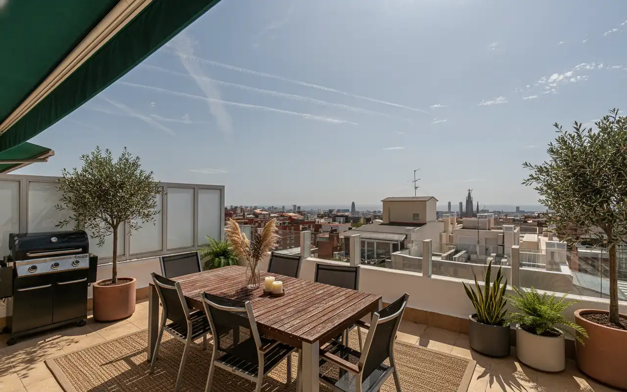 Terrasse von Dachboden zum Verkauf in Barcelona mit Klimaanlage, Terrasse und Möbliert