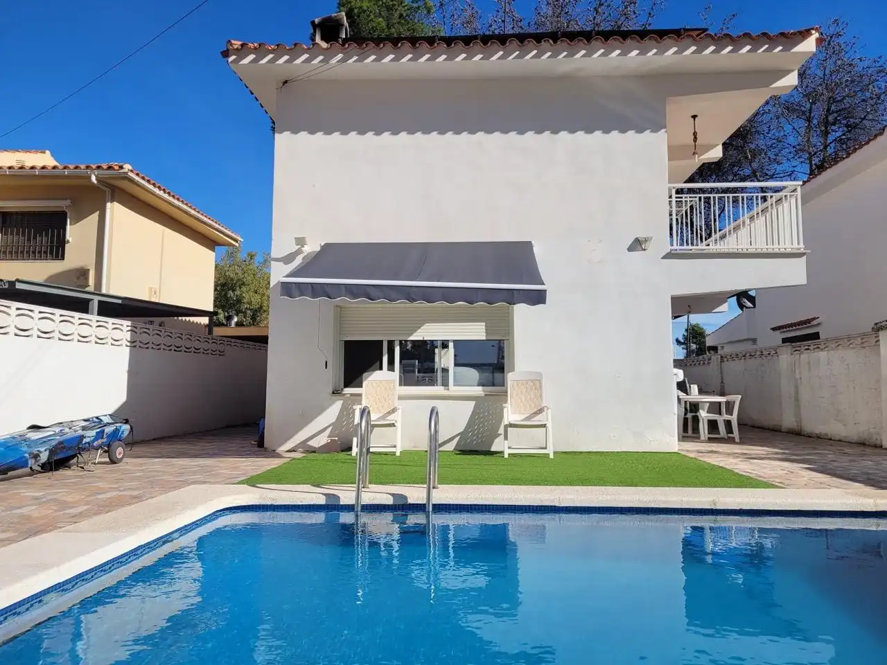 Piscina de Casa o xalet en venda en Benicasim / Benicàssim amb Aire condicionat, Terrassa i Traster
