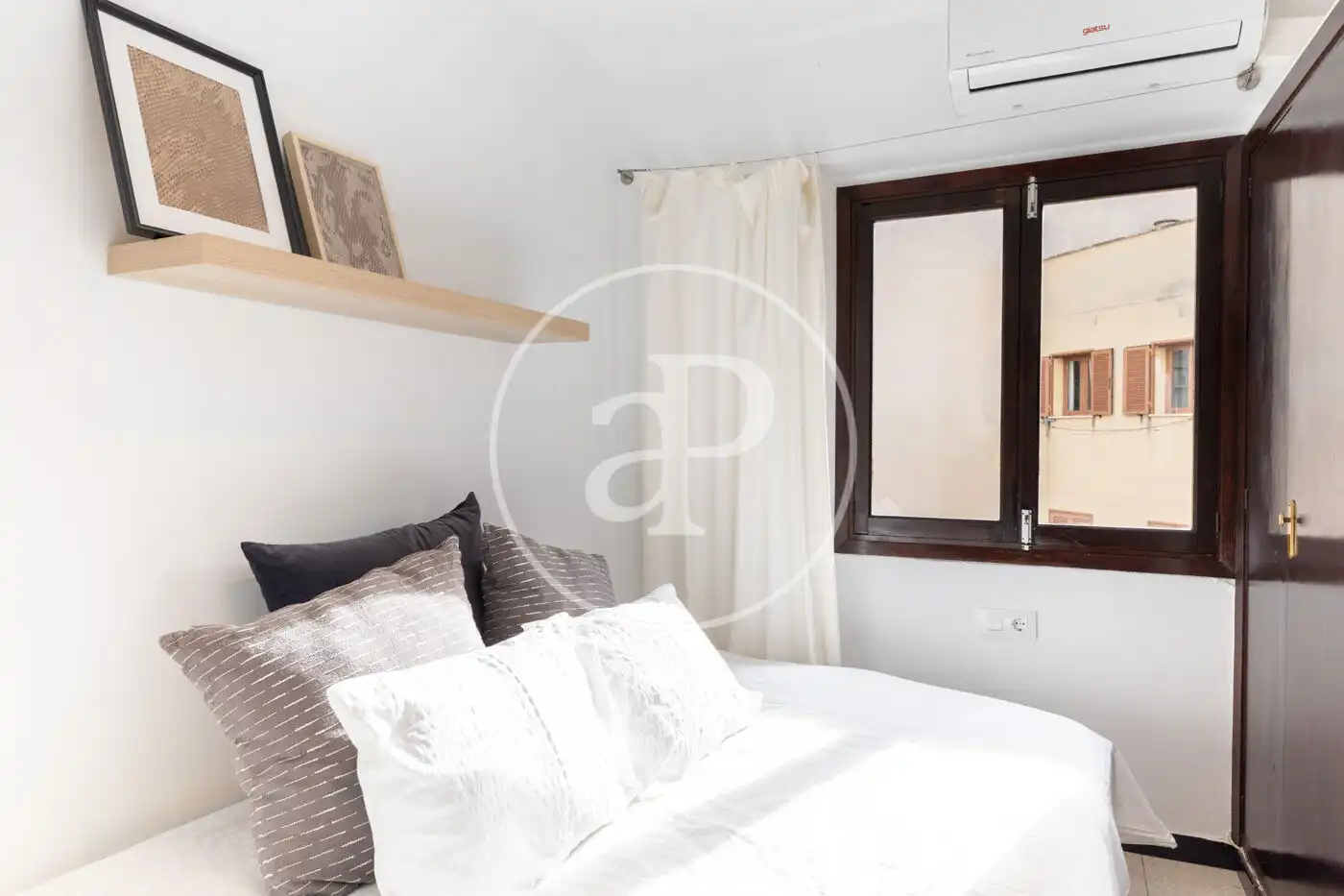 Flat for rent in Carrer de Ramon y Cajal, Camp d'en Serralta