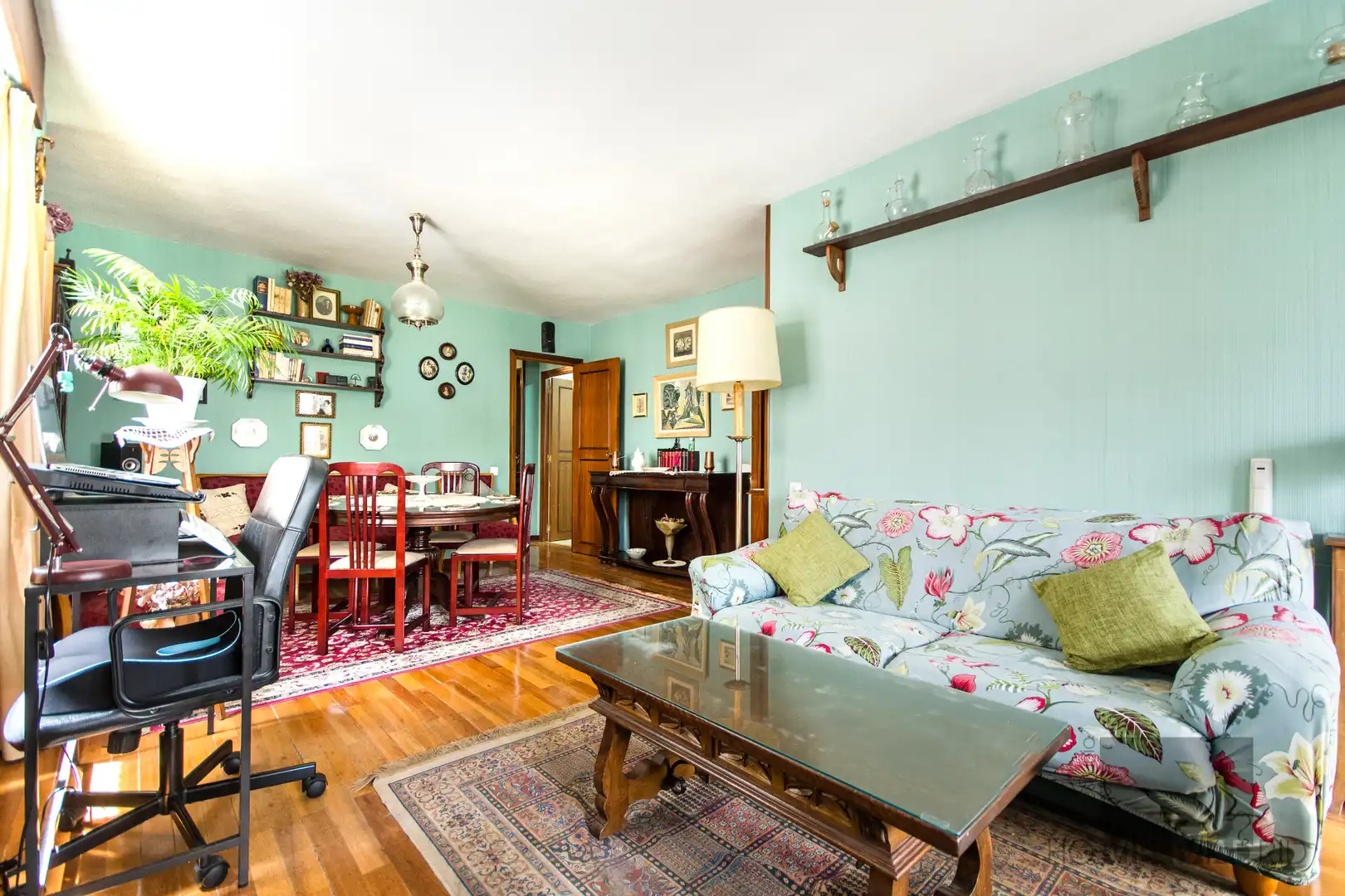 Sala d'estar de Pis en venda en Madrid amb Calefacció, Parquet i Terrassa