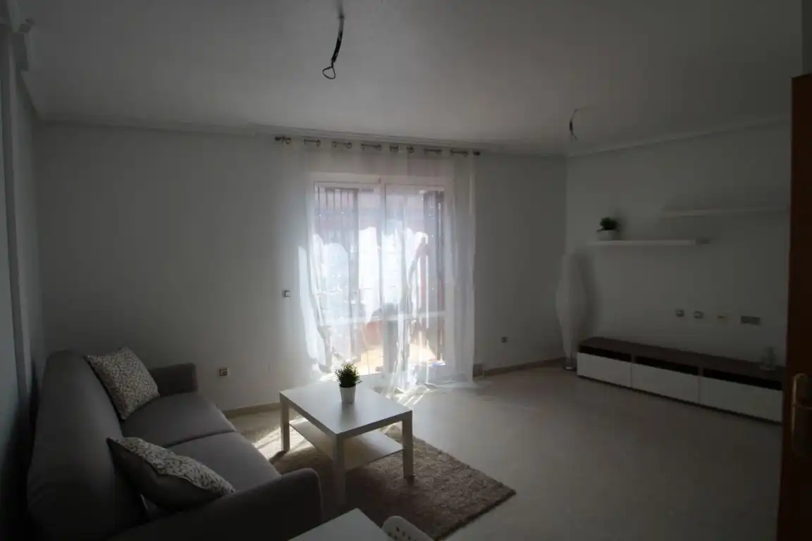 Sala de estar de Casa adosada en venta en Torrevieja con Calefacción, Jardín privado y Terraza