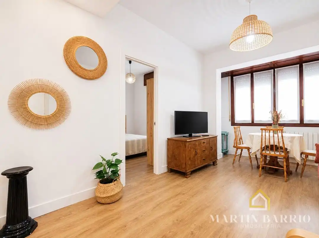 Flat with terrace for sale in Miguel de Cervantes Kalea, imagen 4