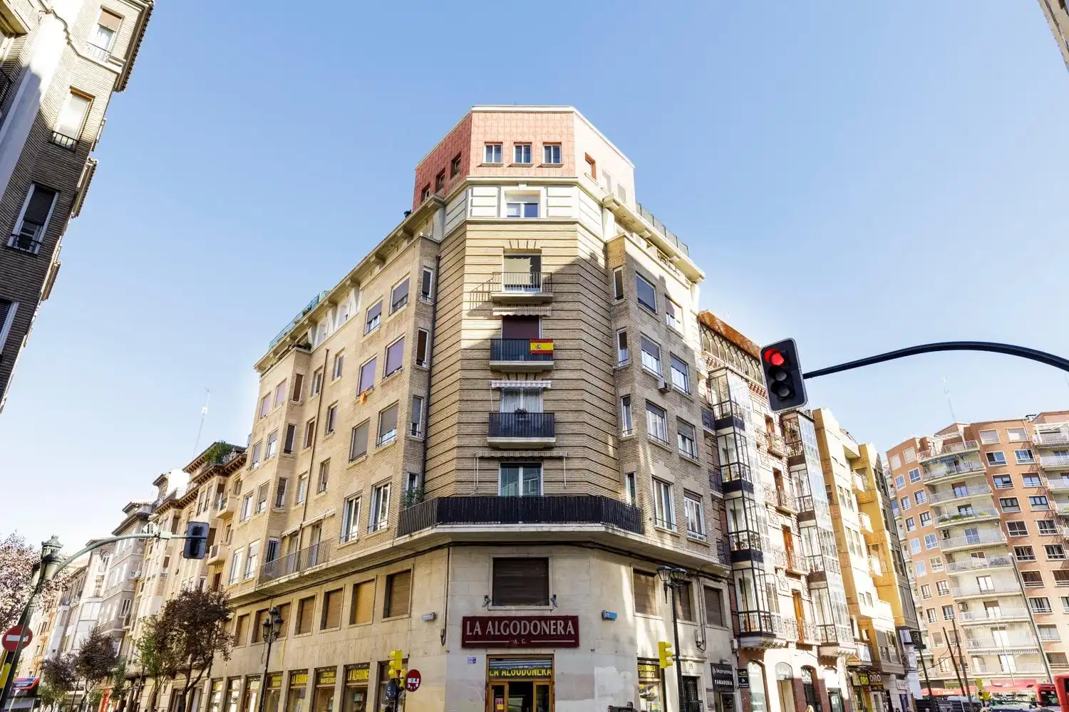 Vista exterior de Piso en venta en Zaragoza con Calefacción, Trastero y Balcón