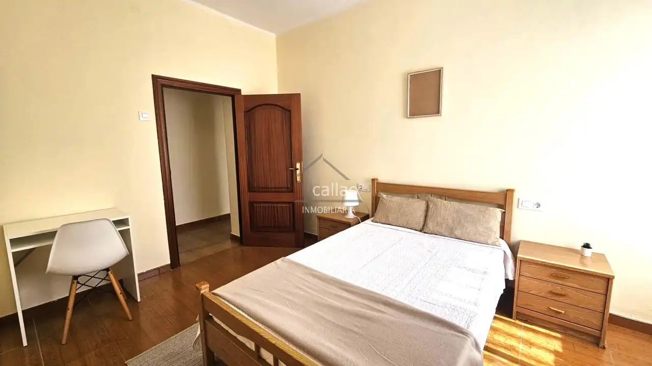 Habitación de Piso de alquiler en Ferrol con Calefacción y Amueblado