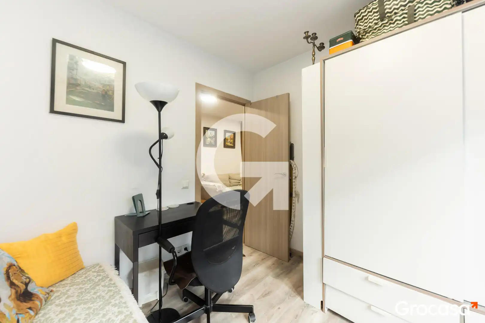 Bedroom of Flat for sale in Barcelona  with Air Conditioner, Oven and Washing machine